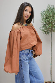 Off Shoulder Blouse Pofmouwen Bruin