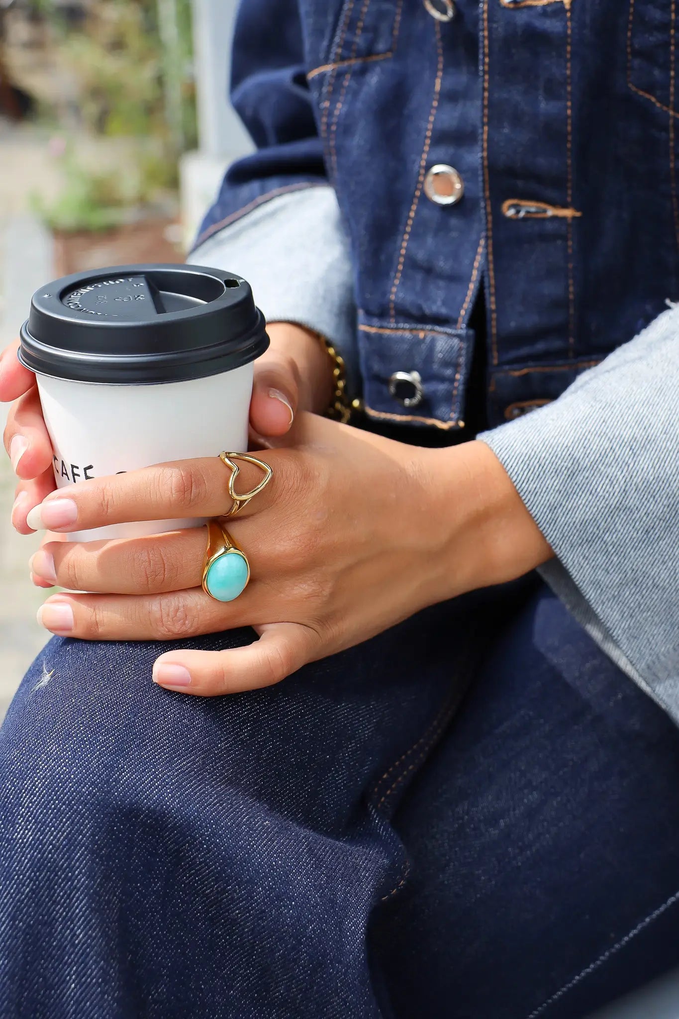 Ring ovaal licht blauw goudkleurig dames statement ring stainless steel waterproof