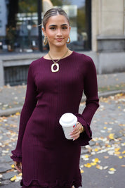 Jurk Lange Mouwen Ruffle Detail Bordeaux