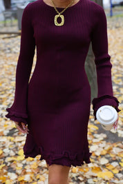 Jurk Lange Mouwen Ruffle Detail Bordeaux