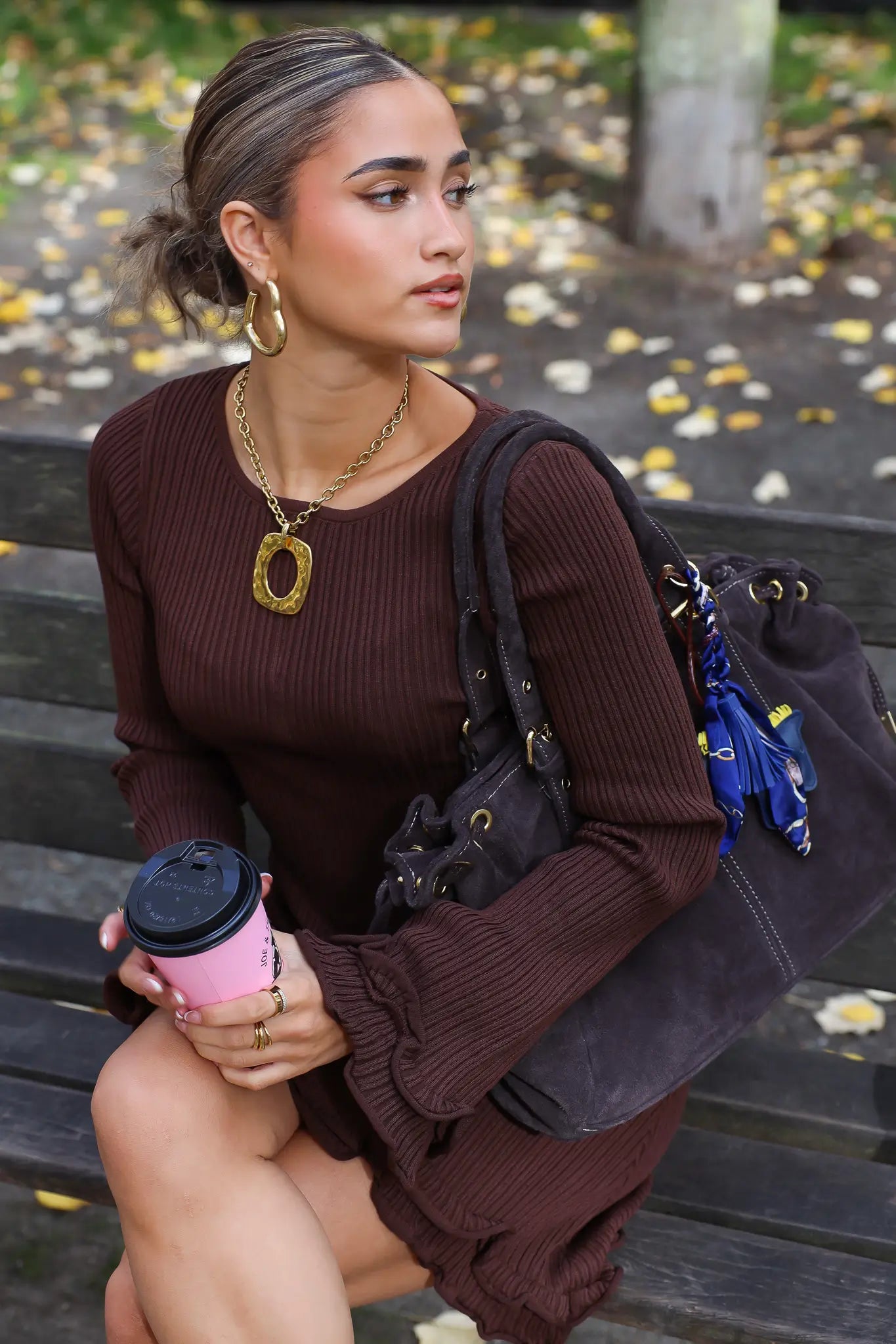 Jurk Lange Mouwen Ruffle Detail Donker Bruin