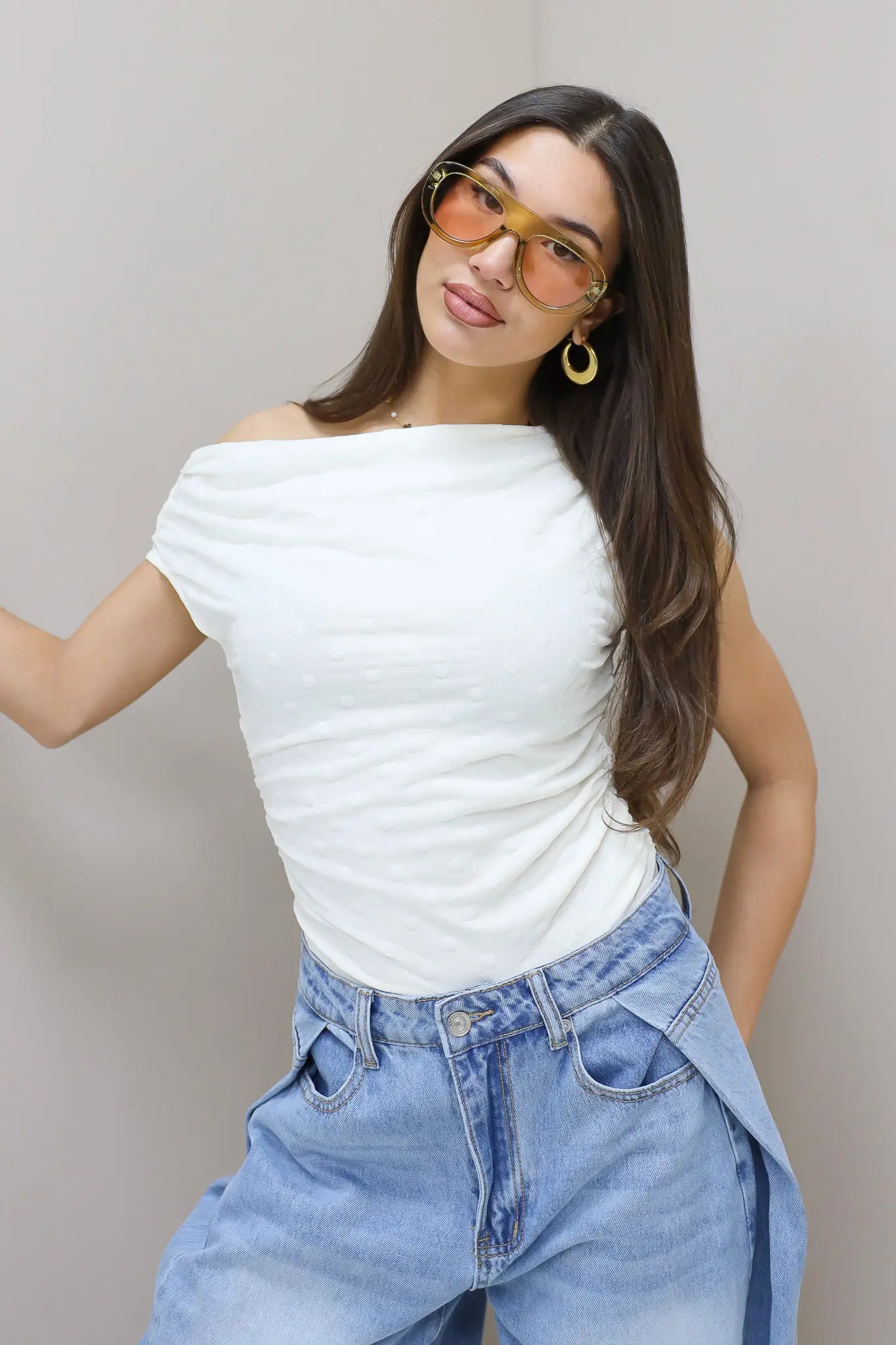 Asymmetrische Polka Dot Top Creme