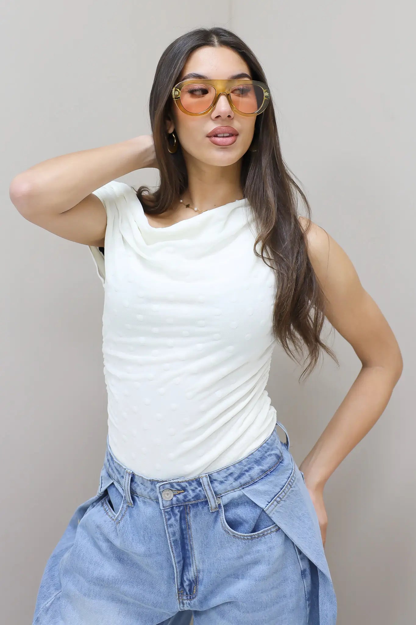 Asymmetrische Polka Dot Top Creme