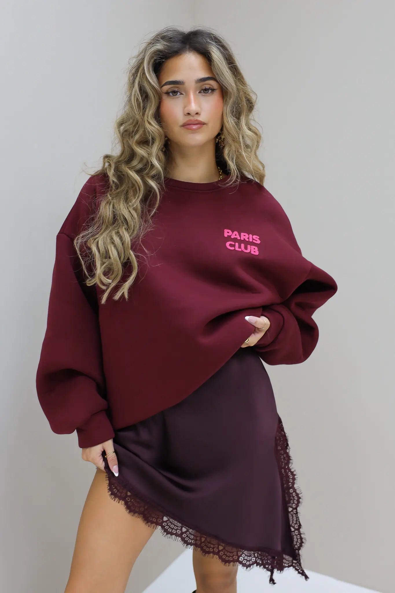 Satijnen Jurk Schuin Kant Bordeaux