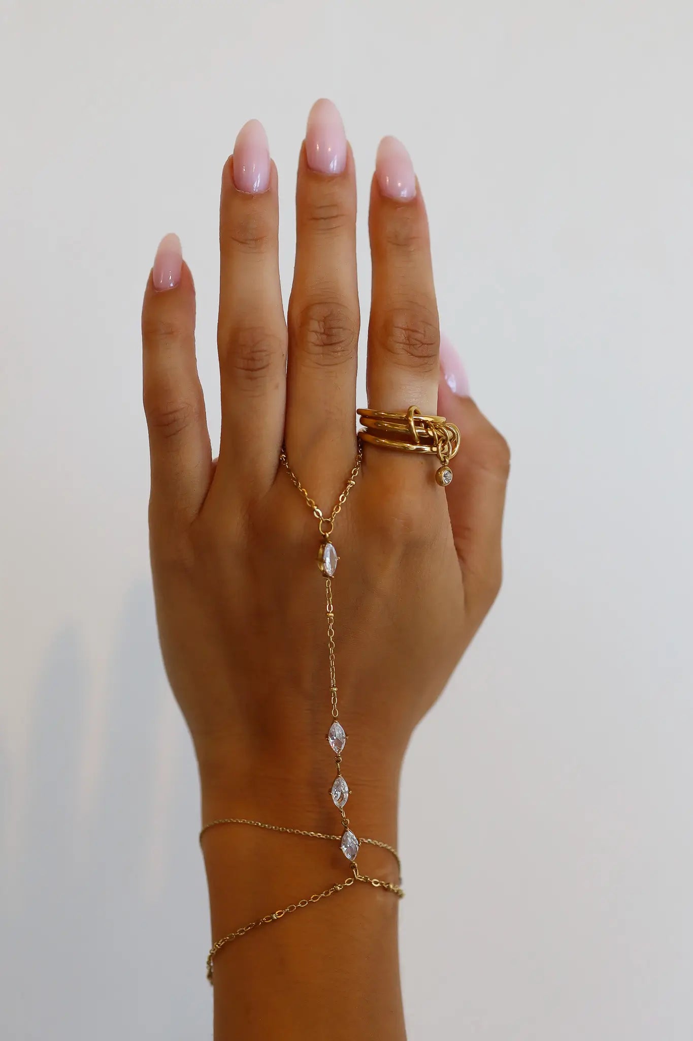 Hand Chain Ruitjes Shimmer Goud