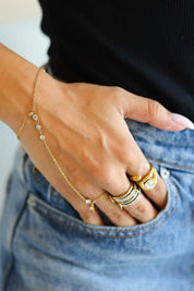 Hand Chain Vivienne Goud