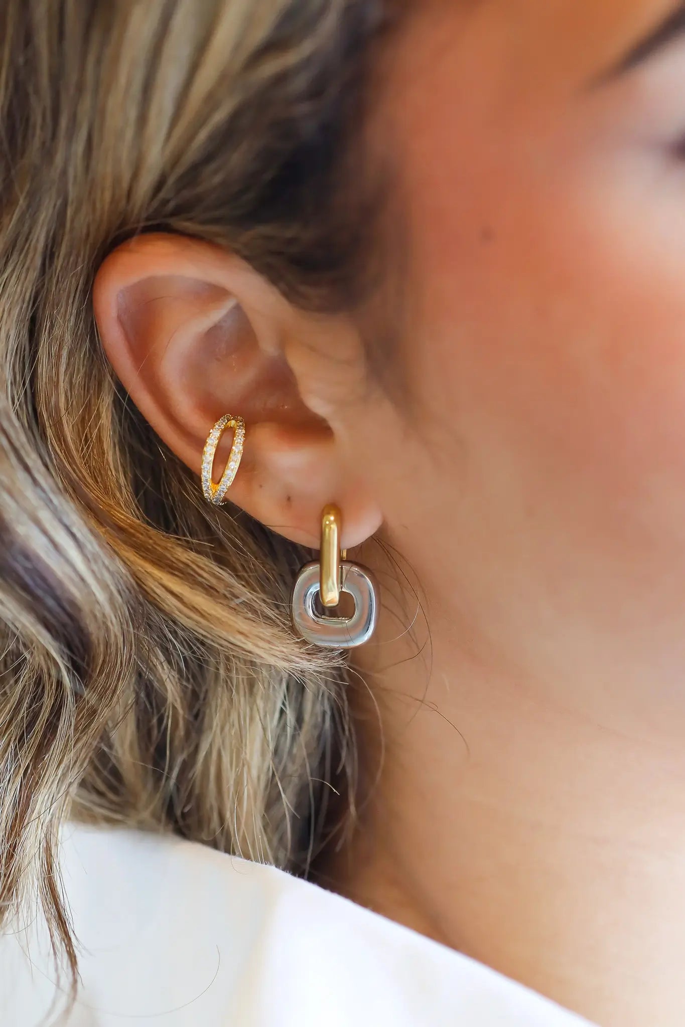 Earcuff Cross Diamond Goud