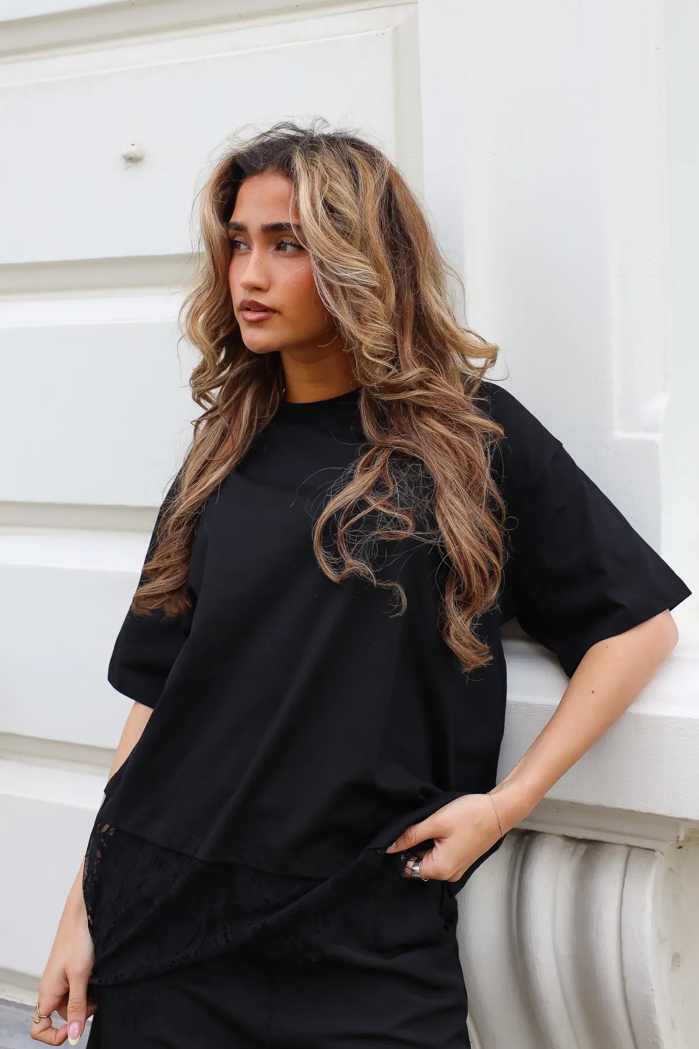 T-Shirt Asymmetrisch Kant Zwart