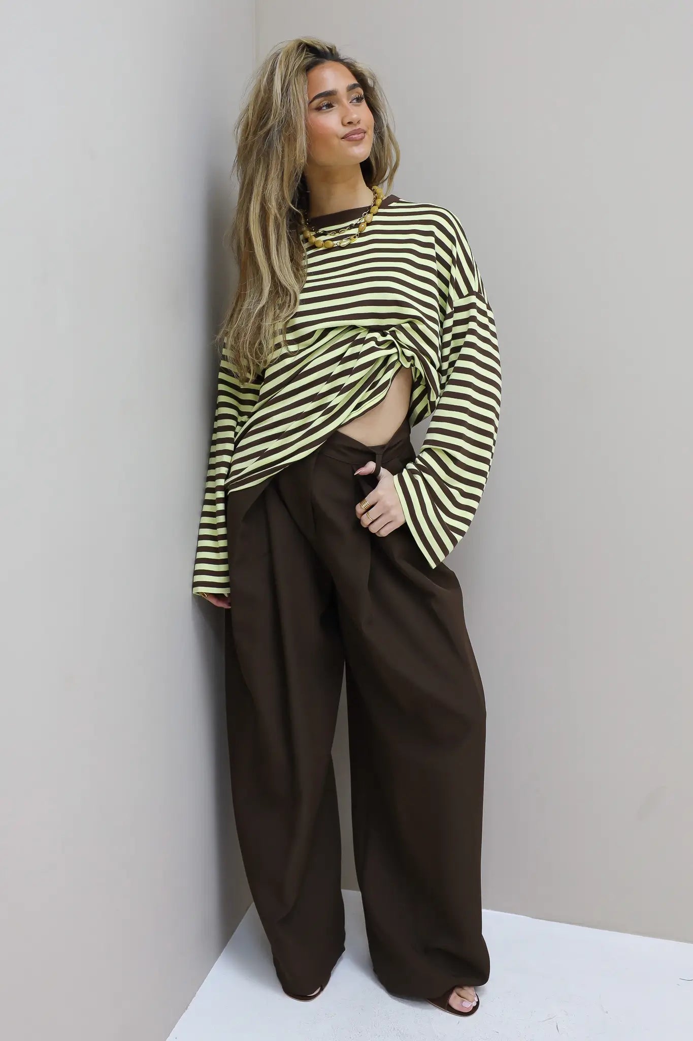 Pantalon High Waist Plooi Effect Bruin