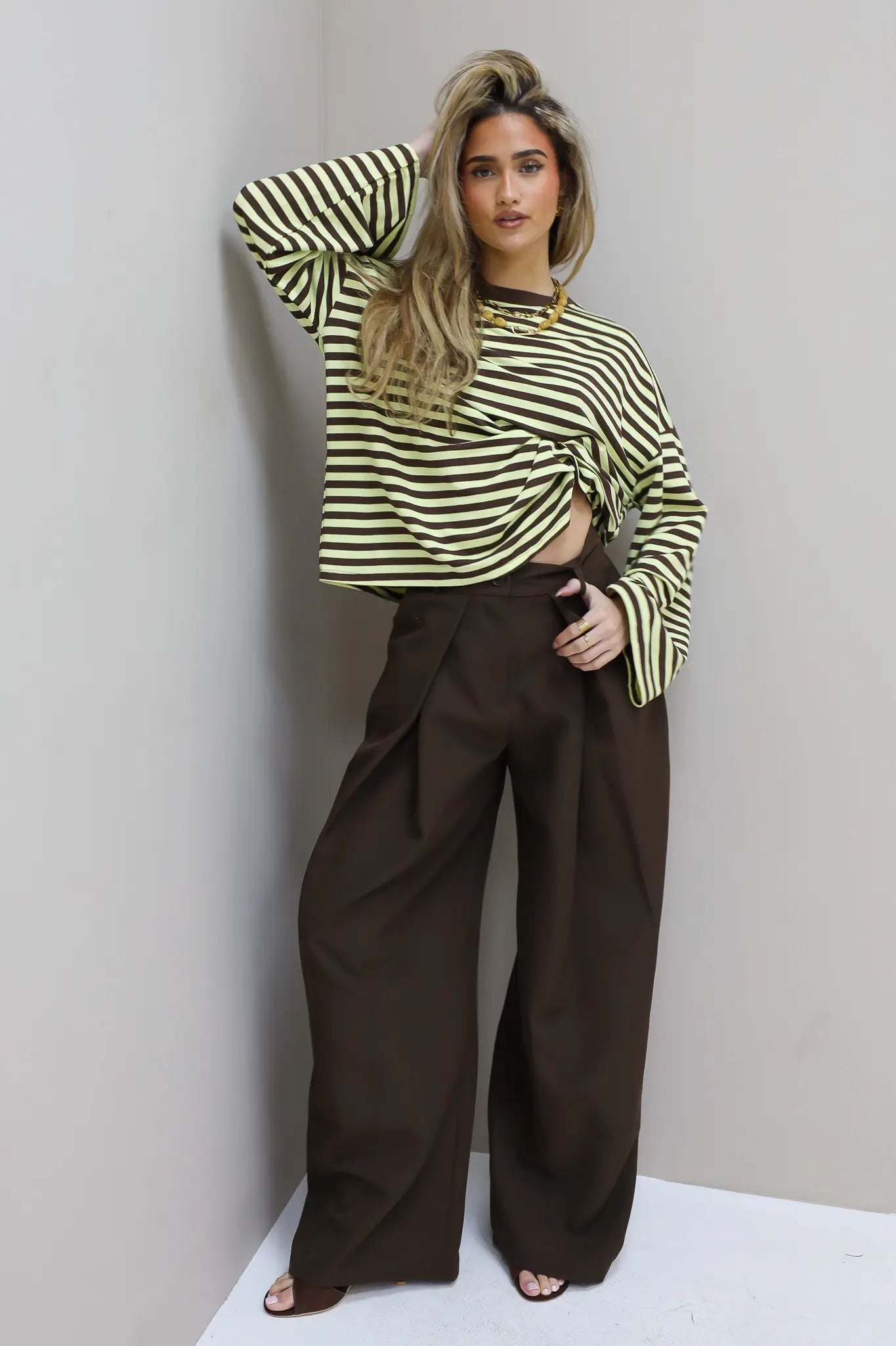 Pantalon High Waist Plooi Effect Bruin