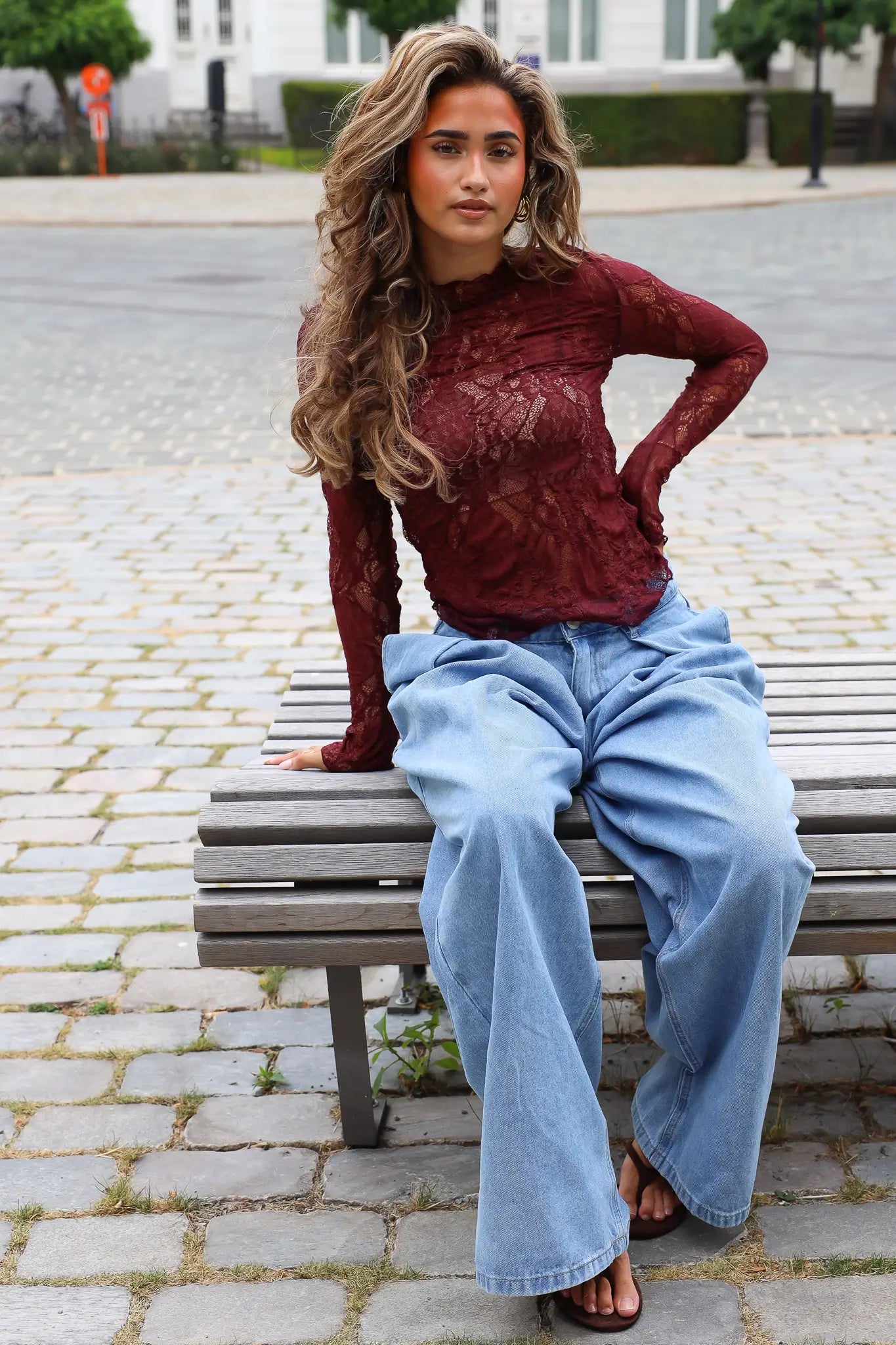Top Kant Flared Mouwen Bordeaux