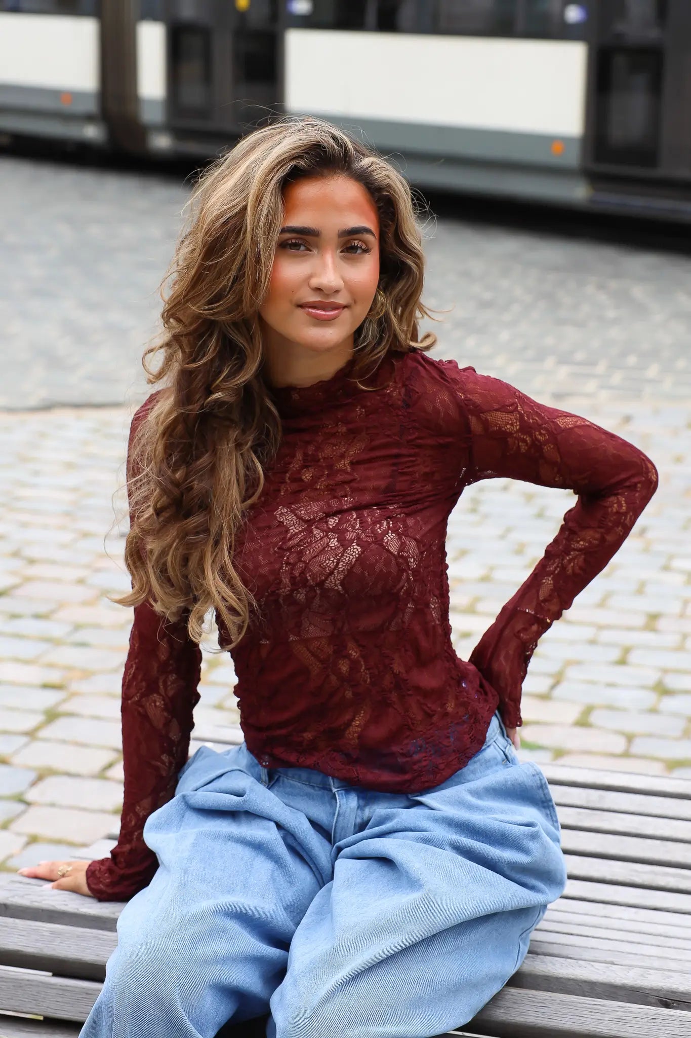 Top Kant Flared Mouwen Bordeaux
