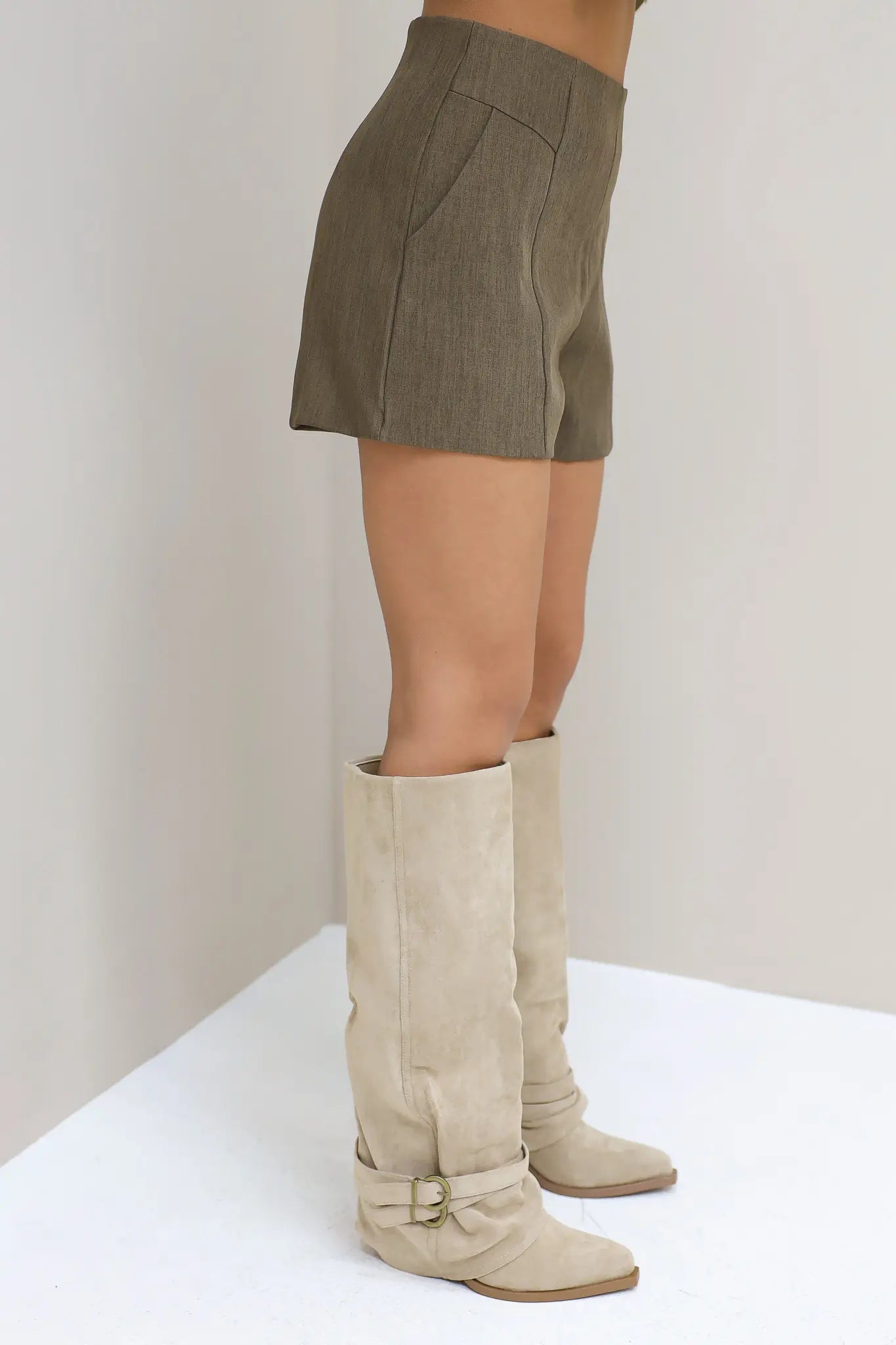 Short High Waist Bruin