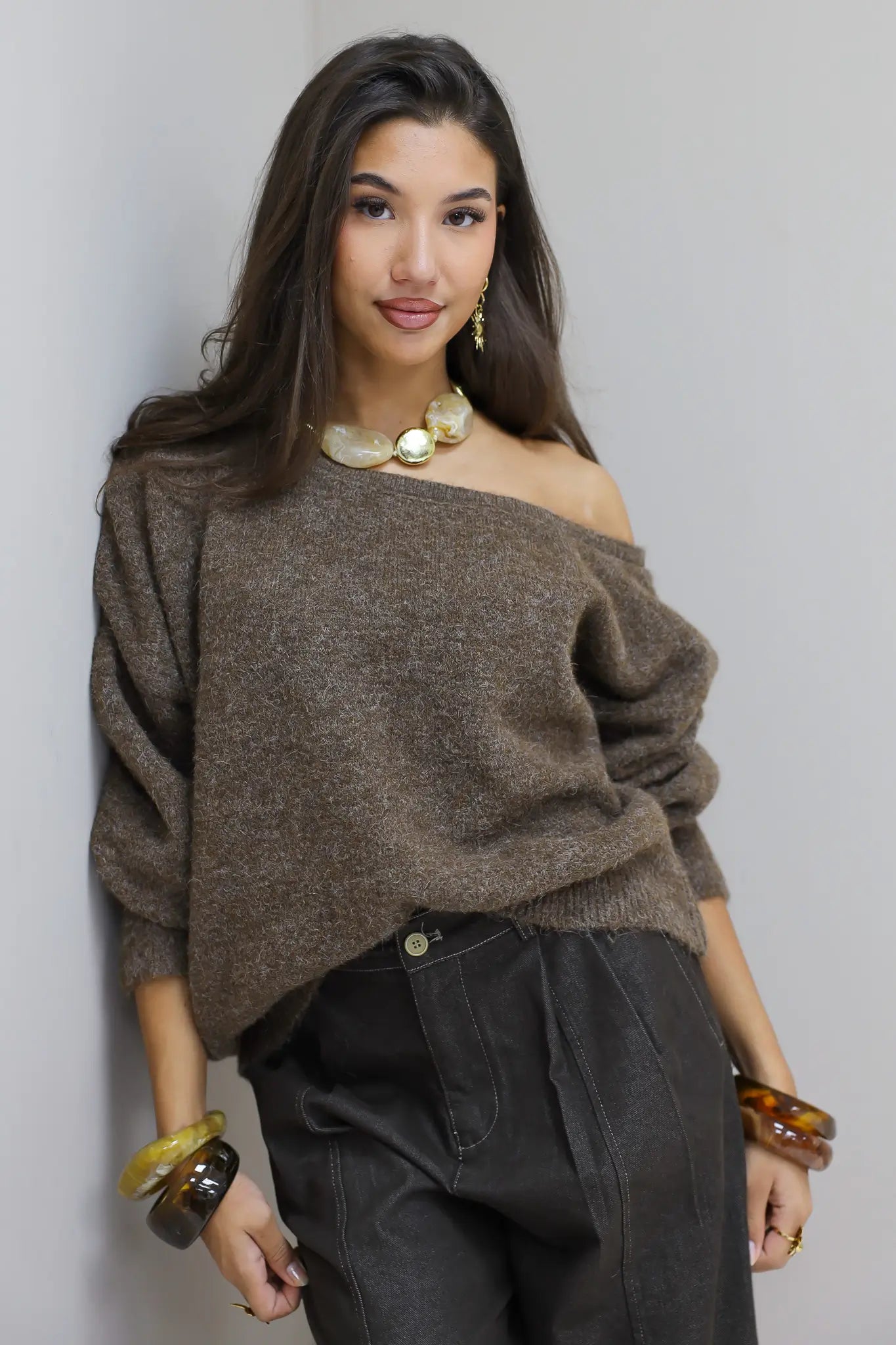 Trui One Shoulder Bruin