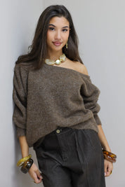 Trui One Shoulder Bruin