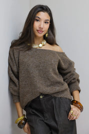 Trui One Shoulder Bruin