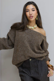 Trui One Shoulder Bruin