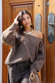 Trui One Shoulder Bruin