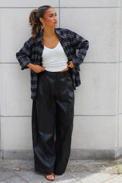 Wide Fit Leather Look Broek Zwart