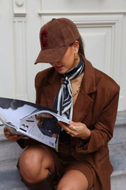 Pet C Suède Donker Bruin