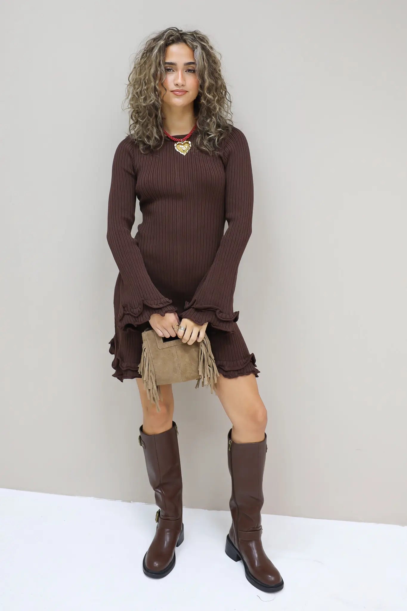 Jurk Lange Mouwen Ruffle Detail Donker Bruin