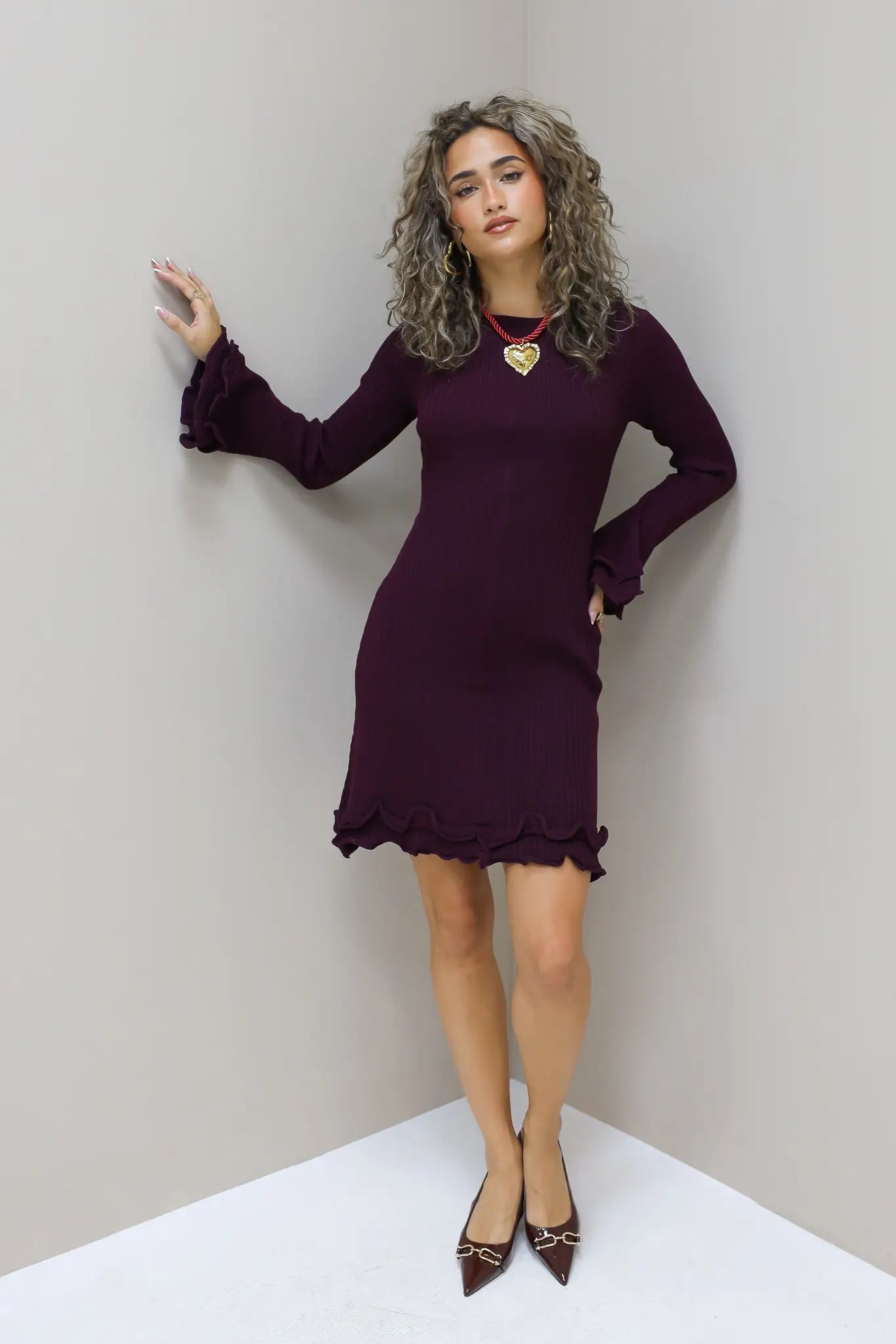 Jurk Lange Mouwen Ruffle Detail Bordeaux