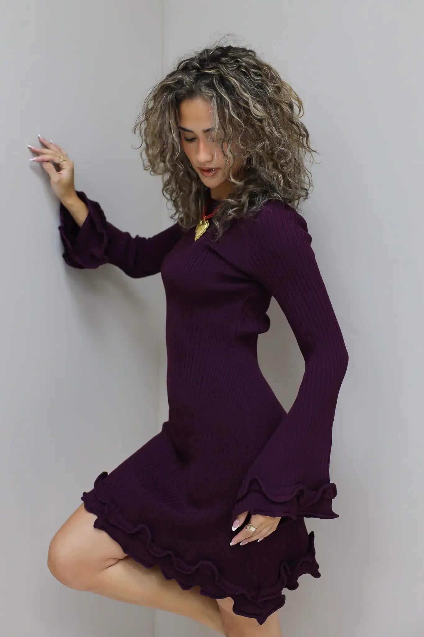 Jurk Lange Mouwen Ruffle Detail Bordeaux