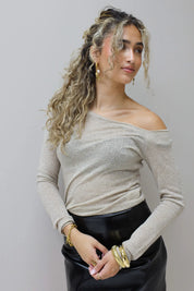 Asymmetrische top lange mouwen camel t shirt one shoulder Ladylike Fashion