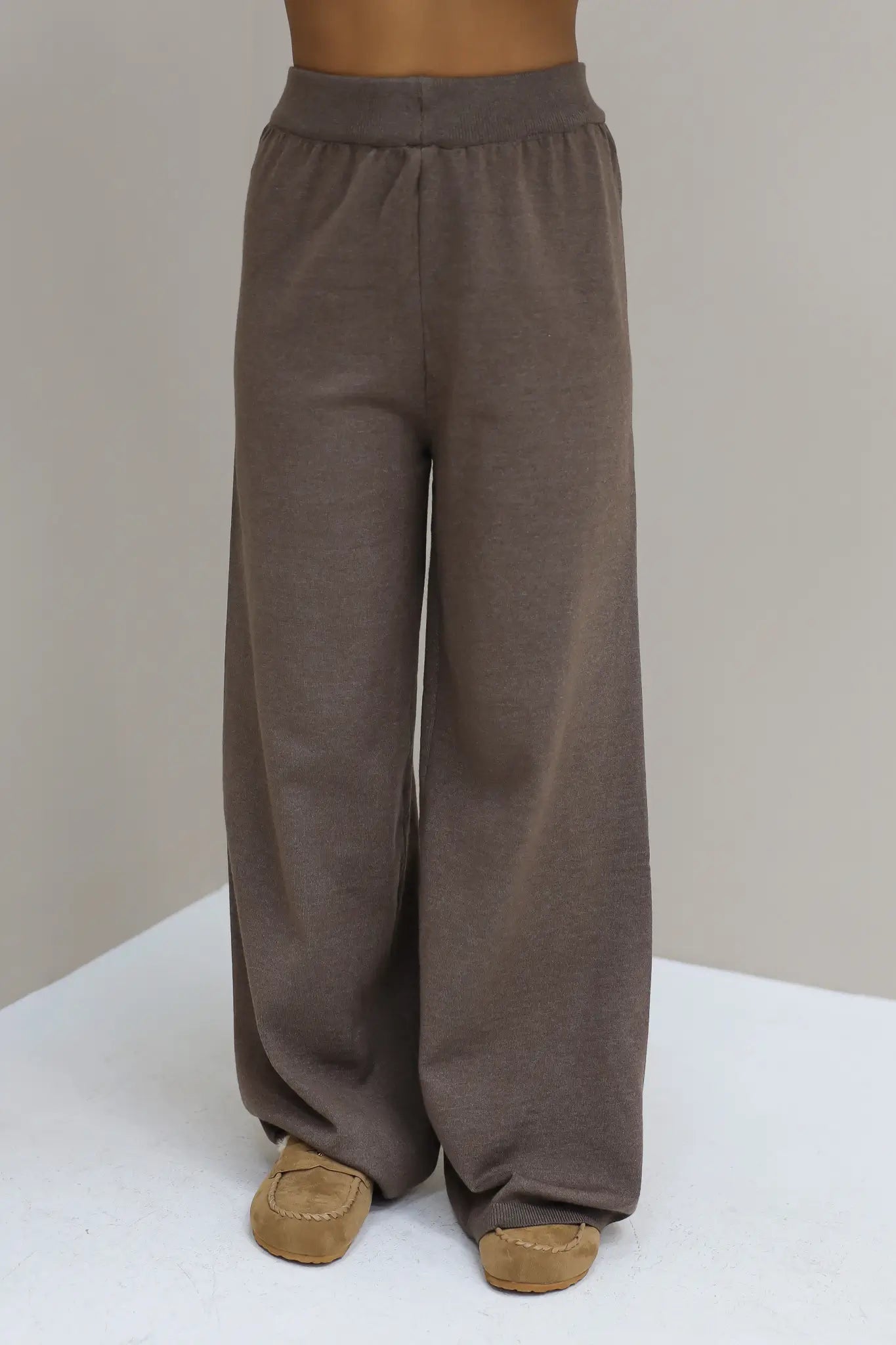 Gebreide pantalon bruin elastiek taille basic lounge broek set