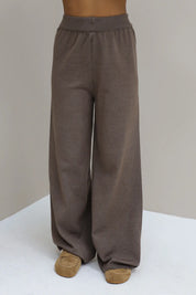 Gebreide pantalon bruin elastiek taille basic lounge broek set