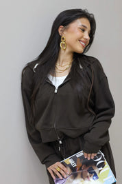 Hoodie vintage vibes bruin tekst print achterkant sweater rits