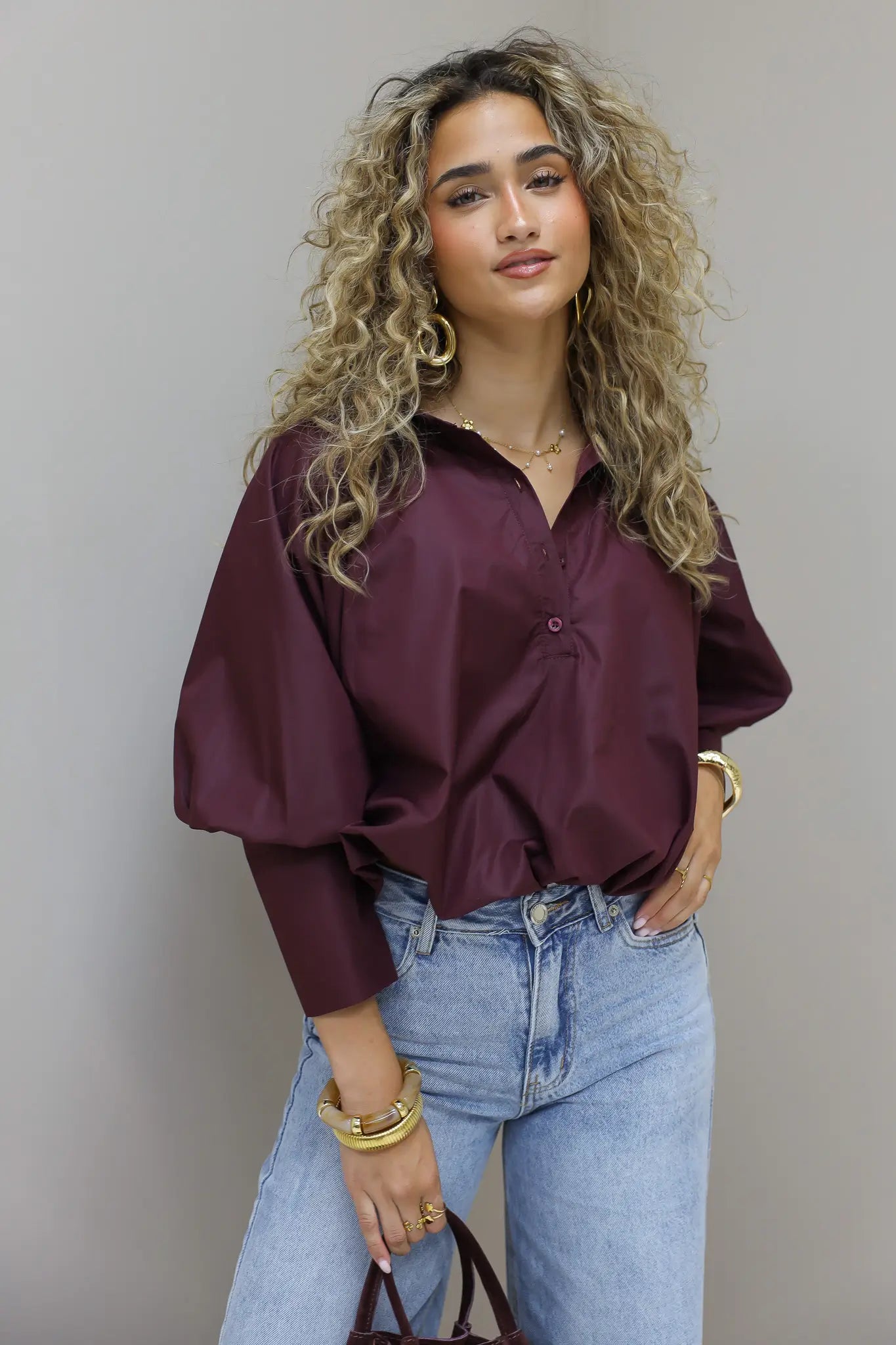 Korte ballon blouse lange mouwen bordeaux brede manchet knoopjes