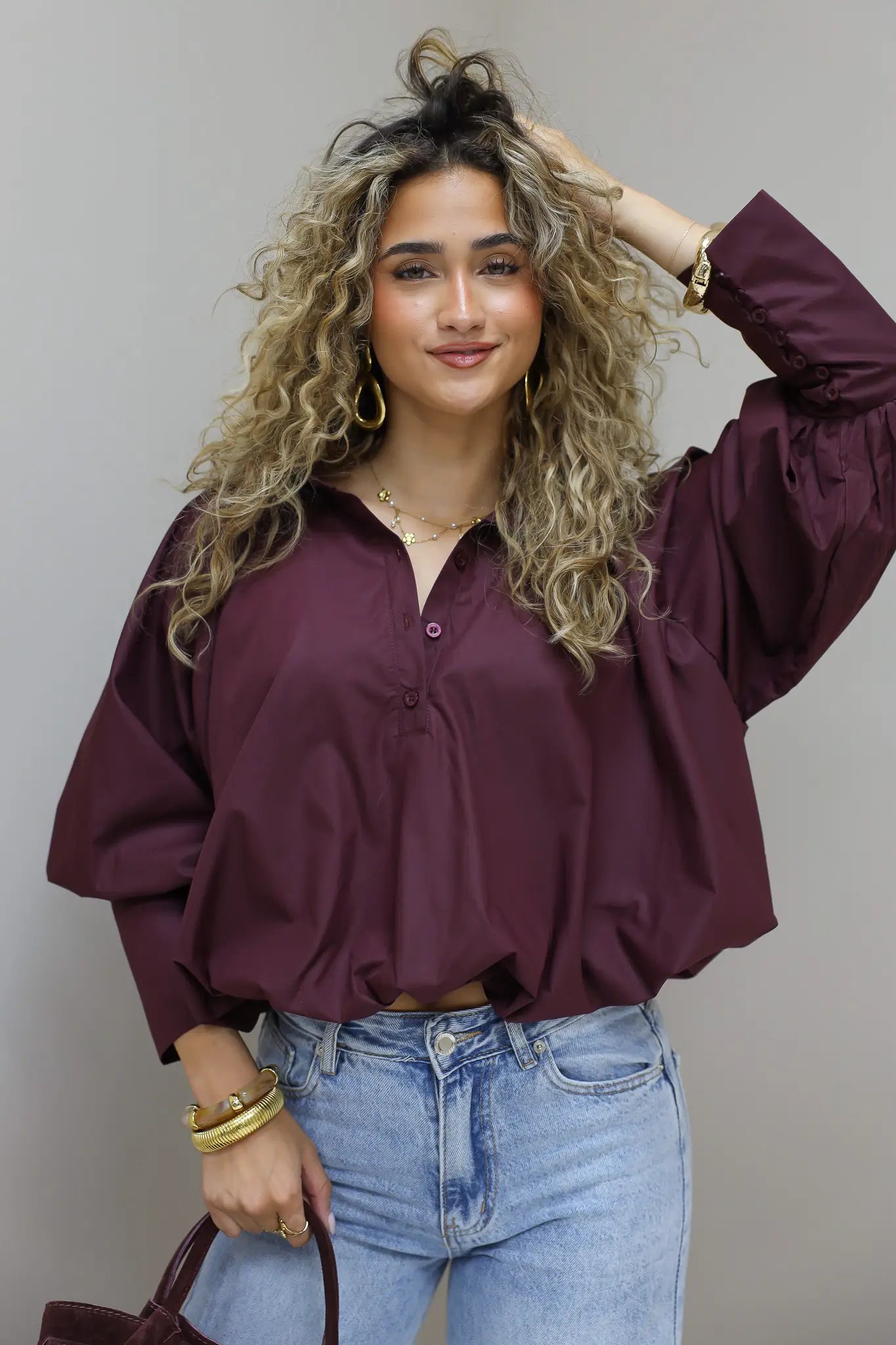 Korte ballon blouse lange mouwen bordeaux brede manchet knoopjes