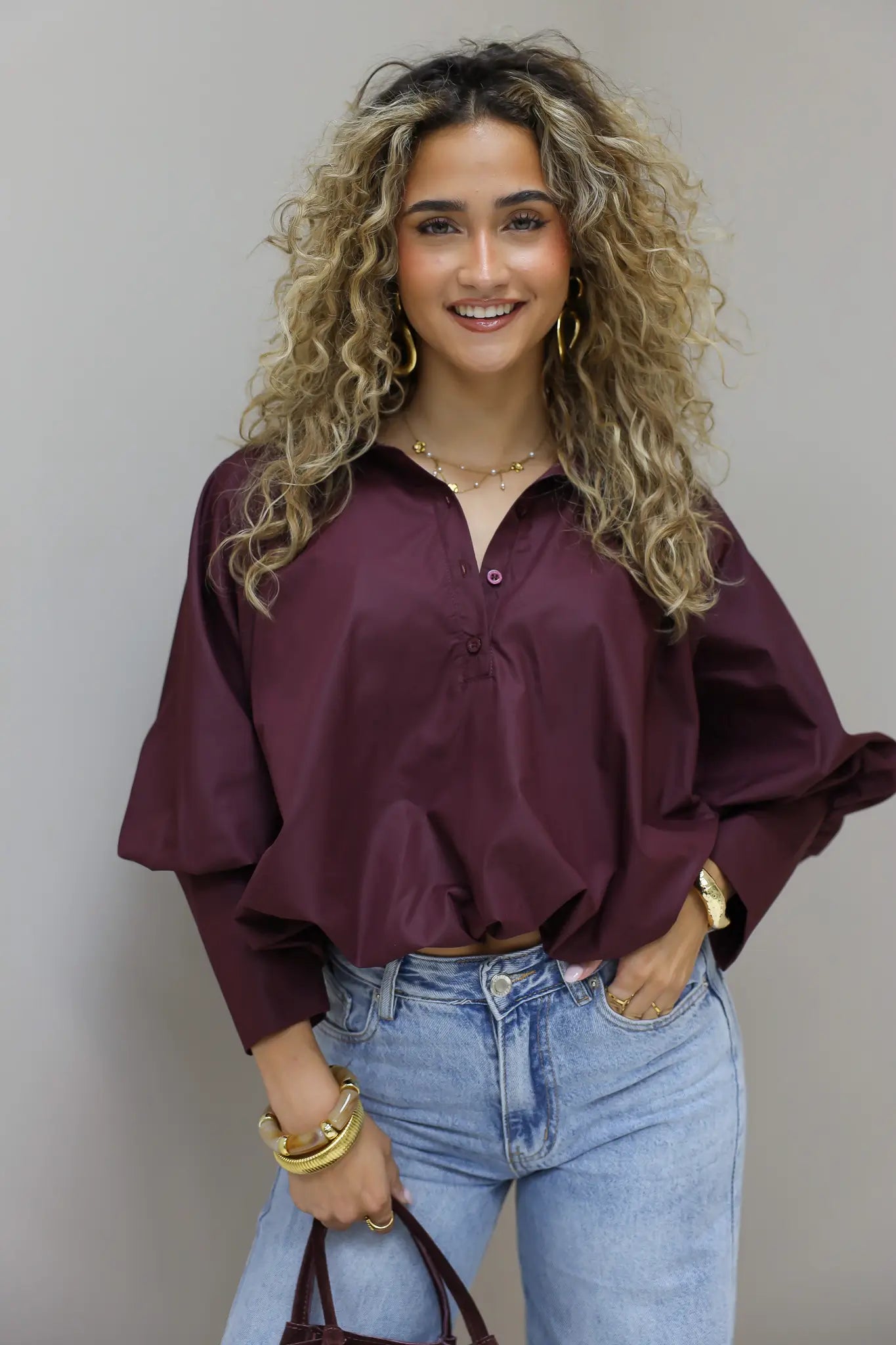 Korte ballon blouse lange mouwen bordeaux brede manchet knoopjes
