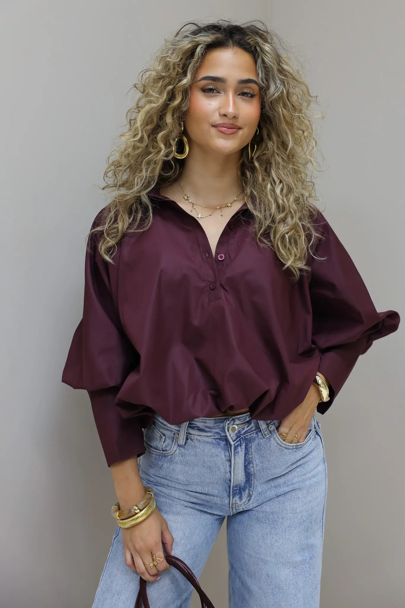 Korte ballon blouse lange mouwen bordeaux brede manchet knoopjes