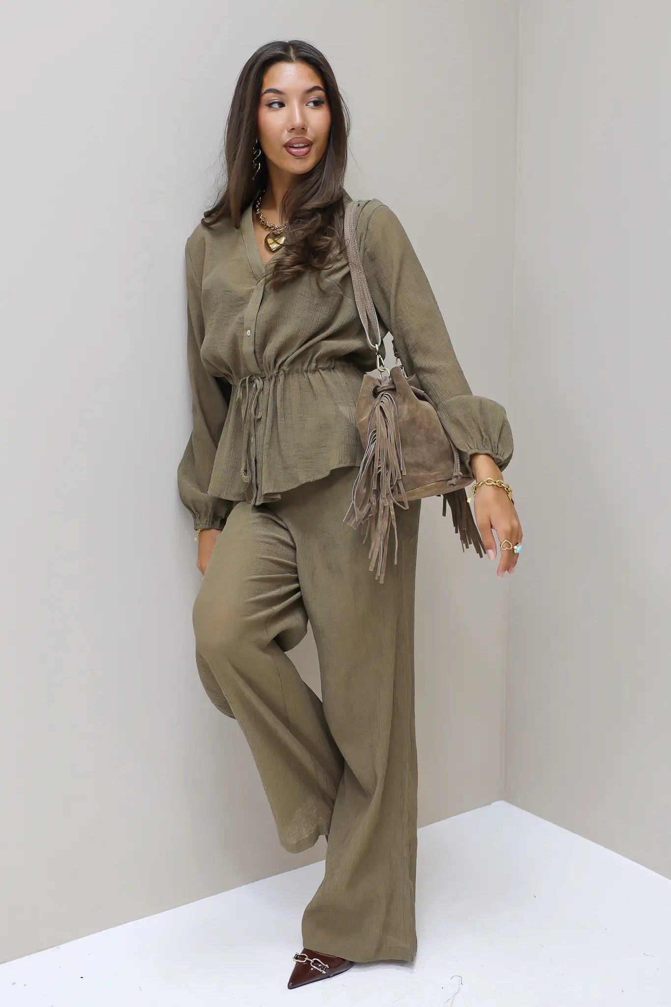 Losse rechte pantalon khaki structuur stof dames broek