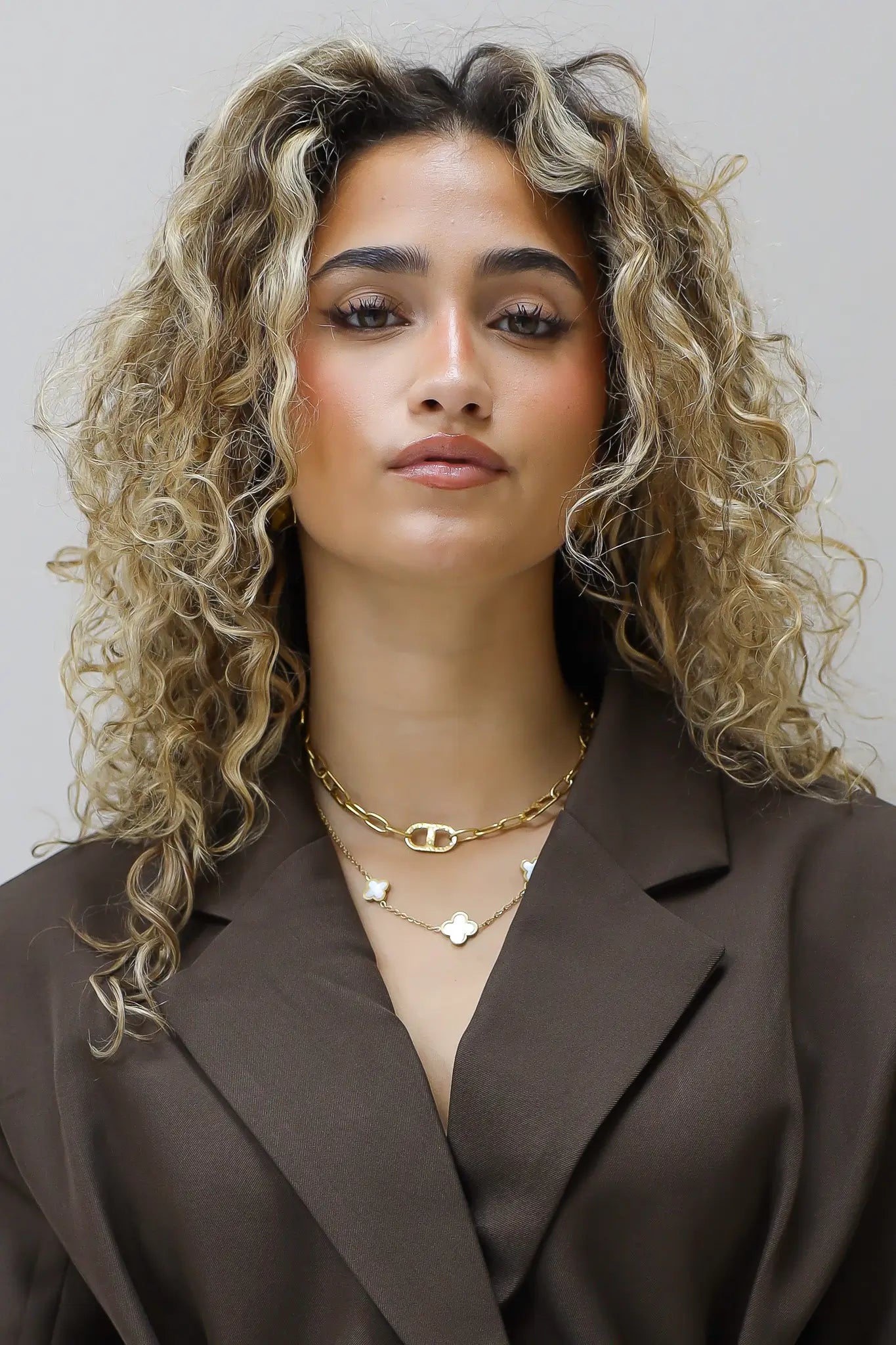 Armband 3 bedels goud stainless steel draagfoto