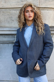 volledige look met blauwe reworked blazer dames