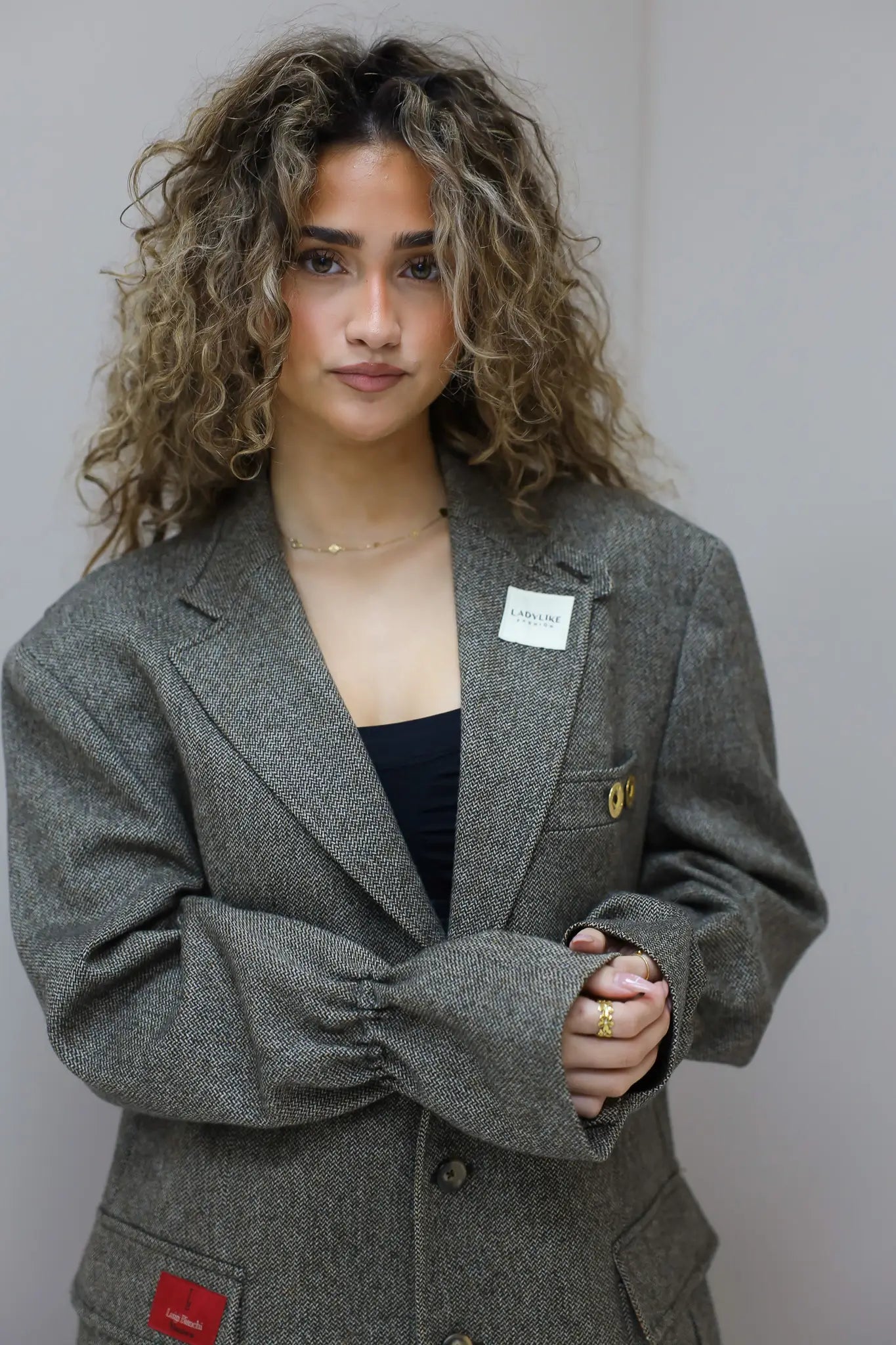 reworked blazer bruin gevoerd gesloten gedragen