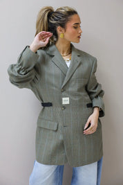 Zijaanzicht van Atelier Series reworked blazer in grijstint