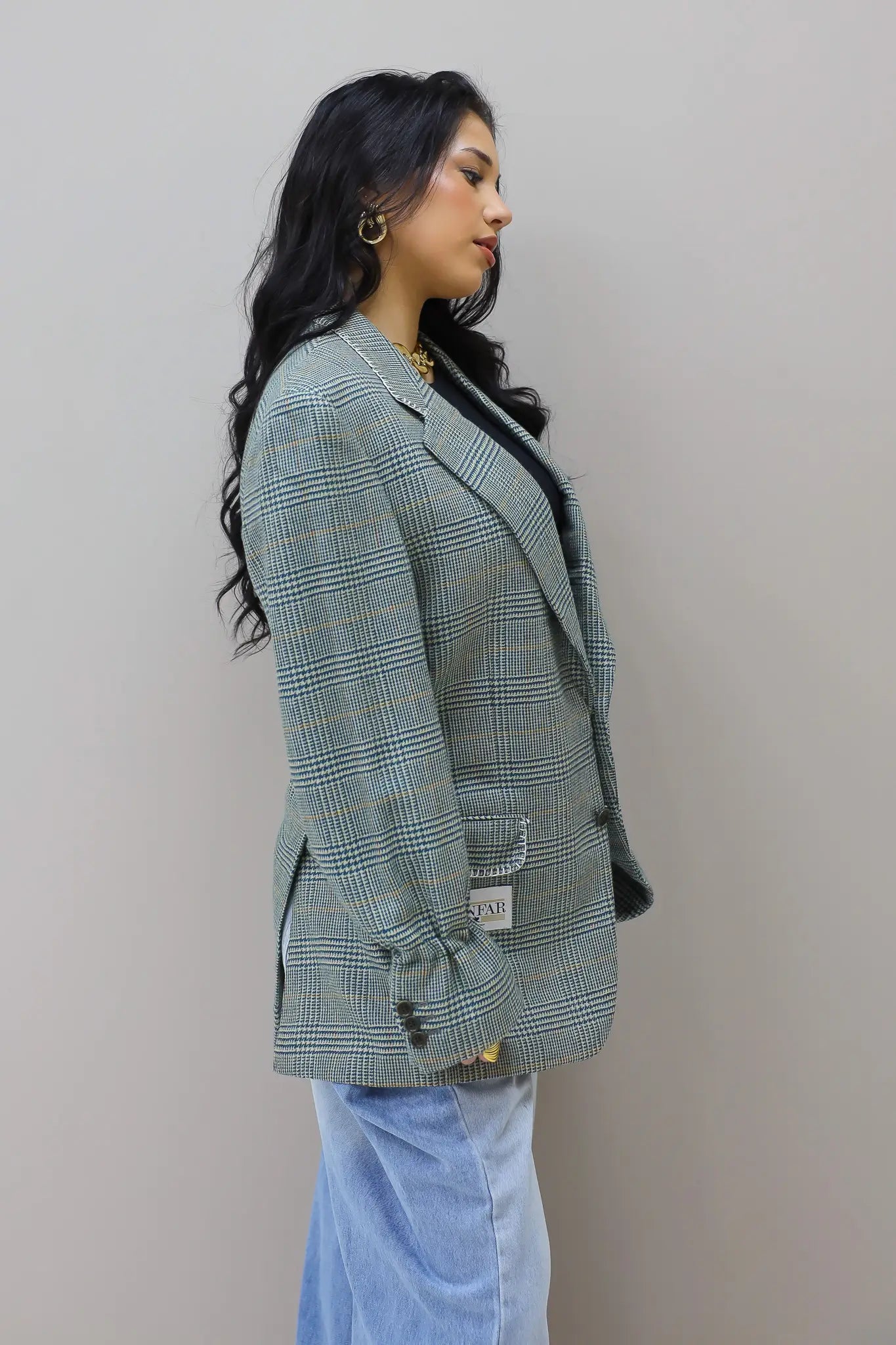 zijaanzicht van groene oversized blazer dames