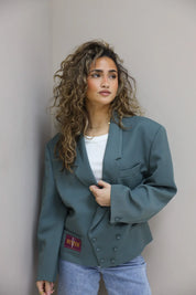 detail reworked blazer groen studio foto