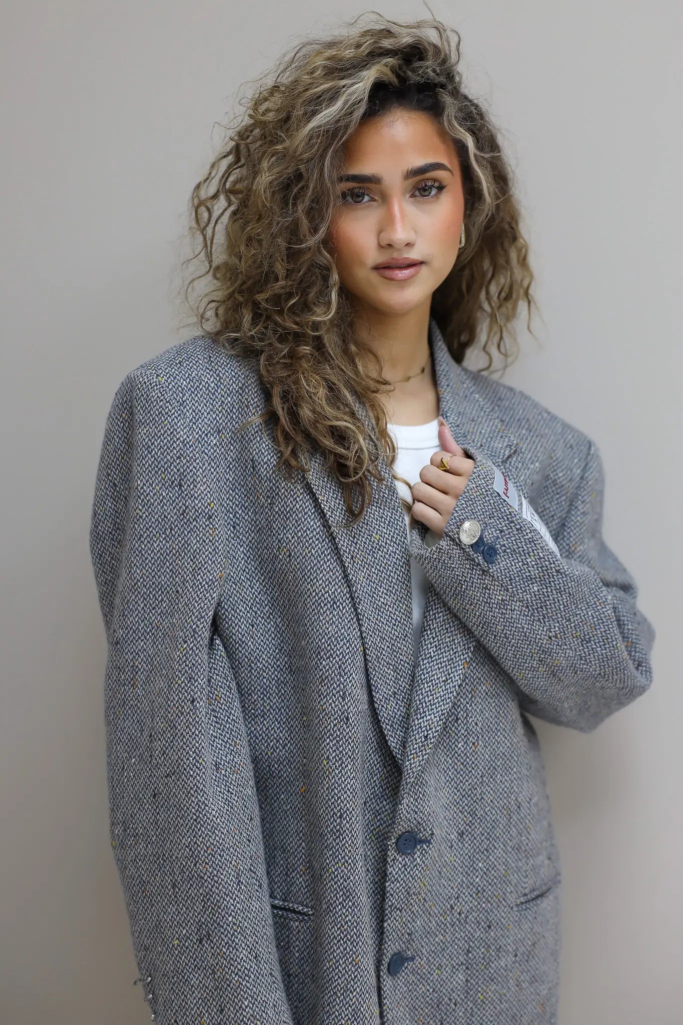 close up reworked vintage cacharel blazer grijs voorkant