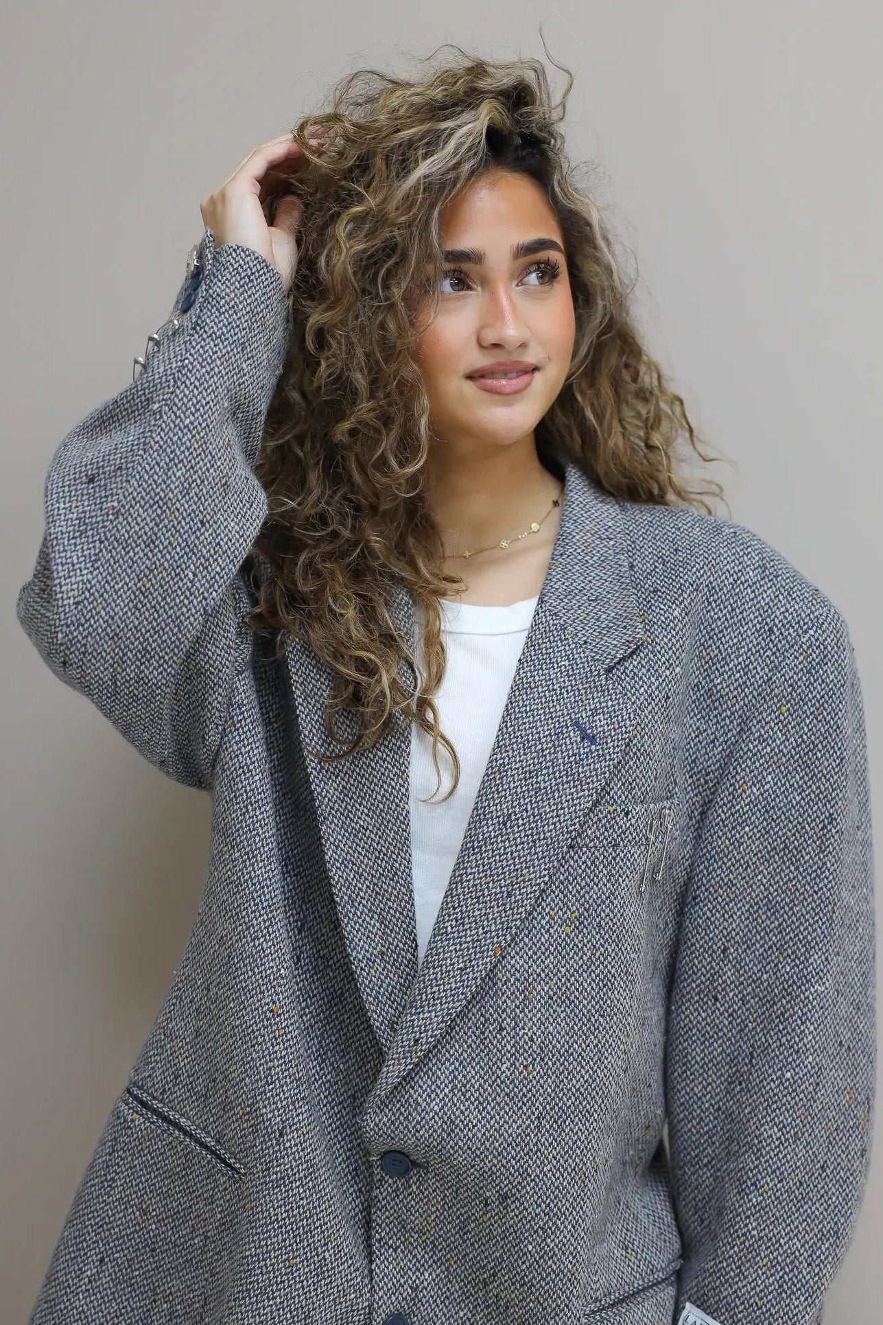 detail reworked vintage cacharel blazer grijs