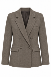 Close-up van taupe double breasted blazer met reverskraag dubbele knoopsluiting en getailleerde pasvorm