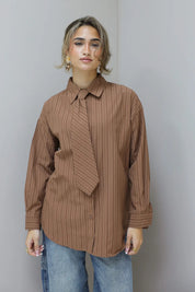 blouse stropdas bruin close up hals elastiek ladylike