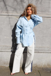 blauwe blouse dames volledige outfit straat ladylike