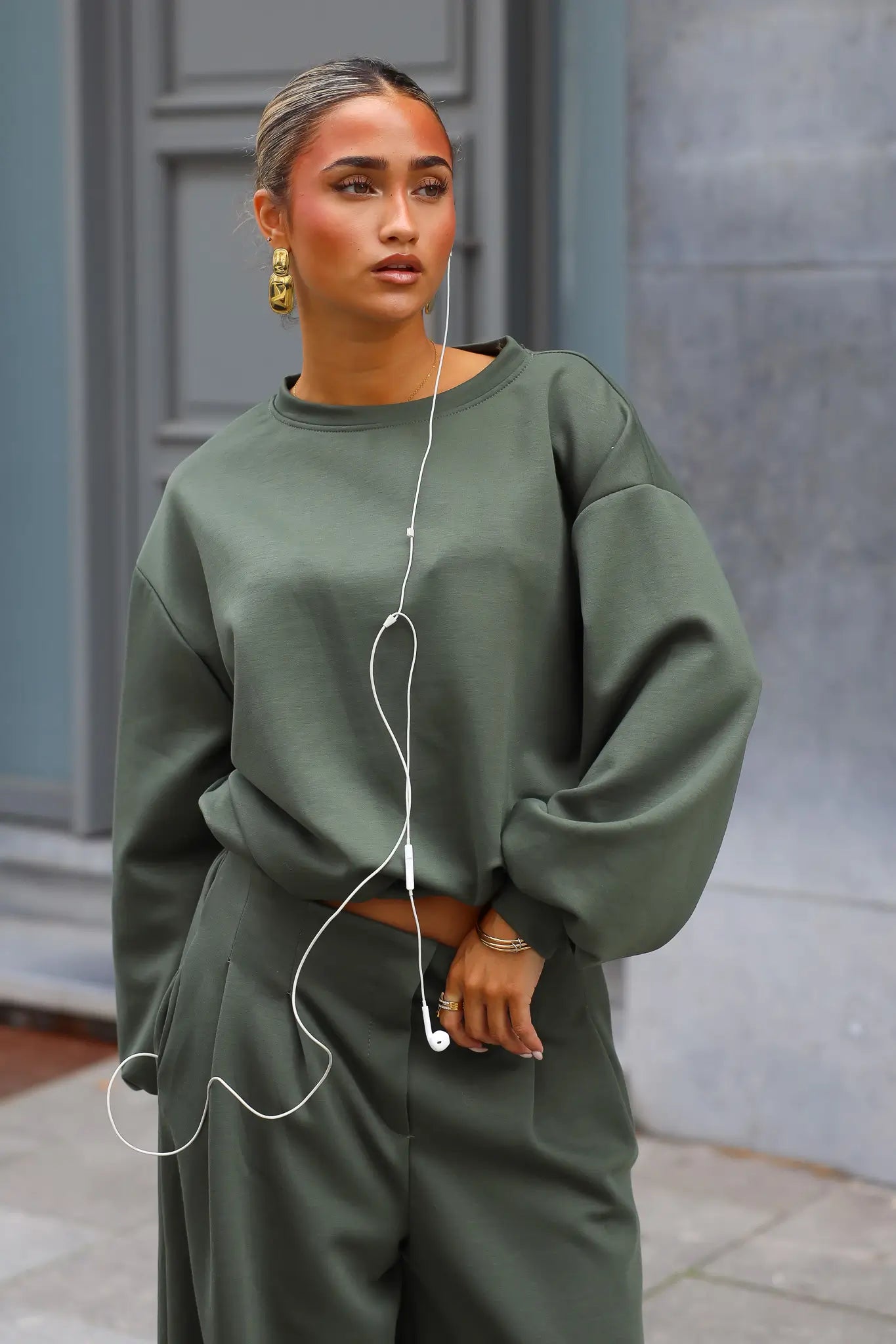 Khaki cropped sweater met lange ballonmouwen en bijpassende broek