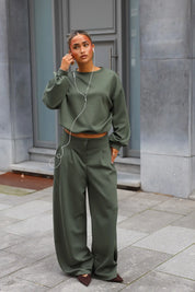 Khaki dames jogging set met cropped sweater en wide leg broek