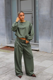 Khaki sweater set dames met cropped sweater en wijde broek